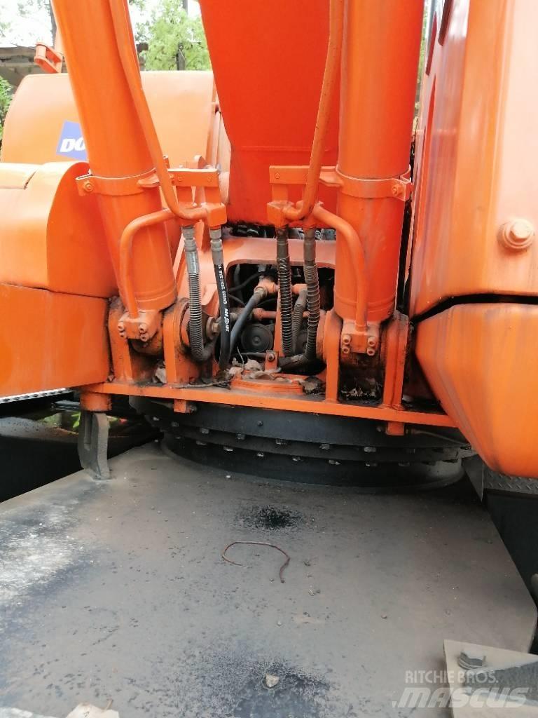 Doosan DH 150 W-7 Pásová rýpadla