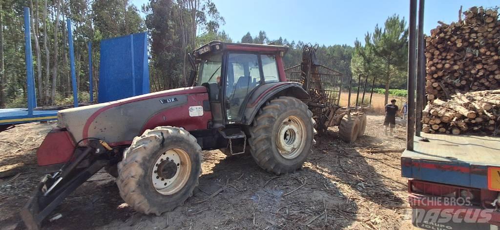 Valtra T 161 Lesní traktory