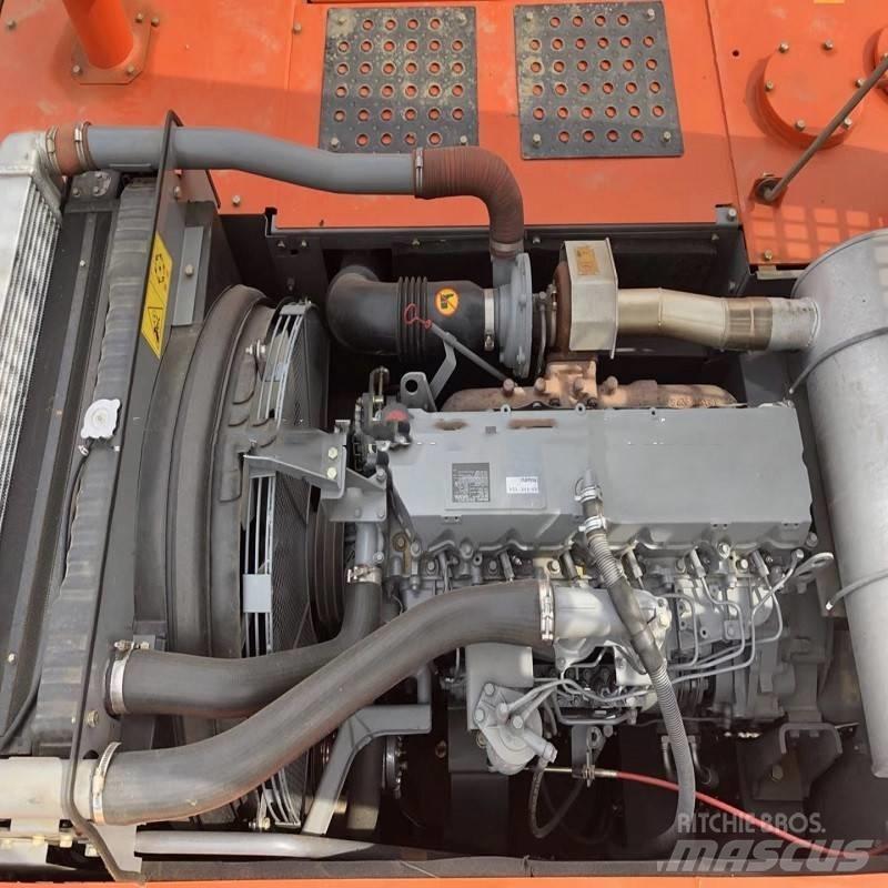 Hitachi zx350 Pásová rýpadla