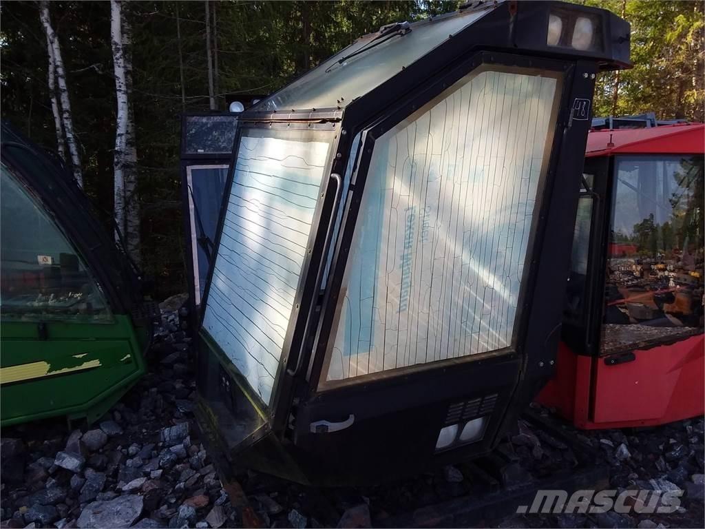 Valmet 901 Kabiny a interiér