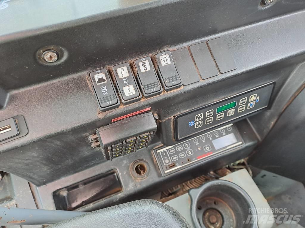Takeuchi TB2150 Pásová rýpadla