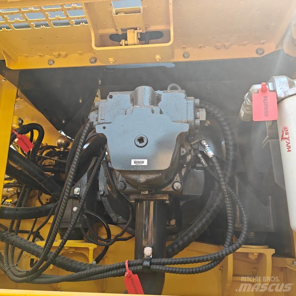 Komatsu 350-8 Pásová rýpadla