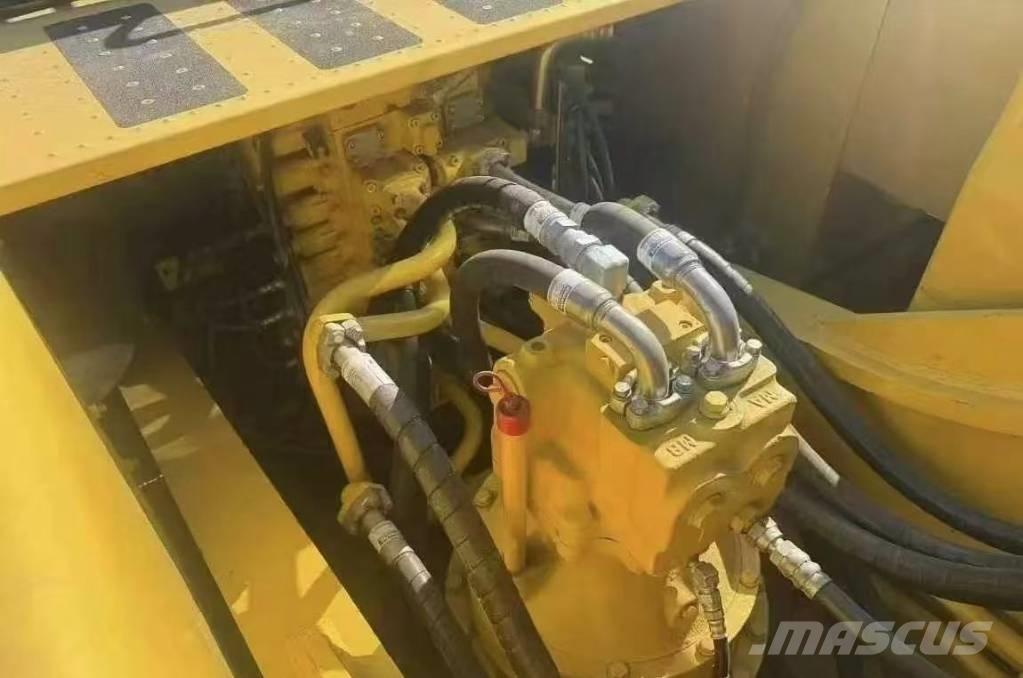 Komatsu PC 350 Pásová rýpadla