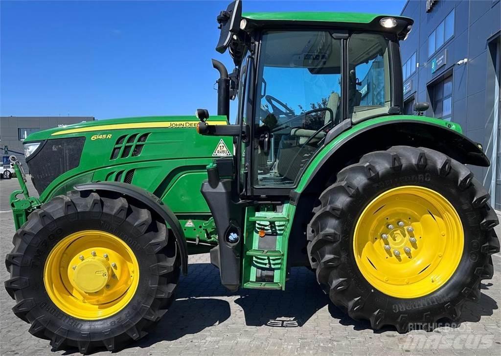 John Deere 6145R Traktory