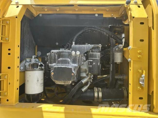 Komatsu PC 240-8 Pásová rýpadla