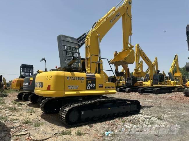 Komatsu PC 240-8 Pásová rýpadla