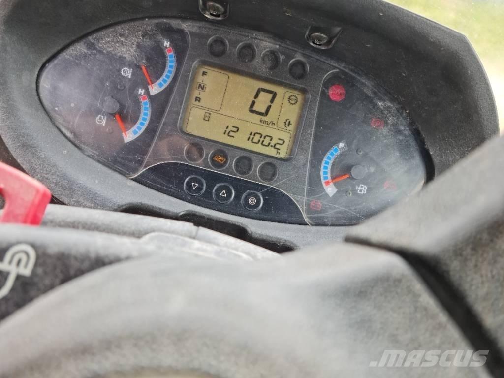 Hitachi ZW 220 Kolové nakladače