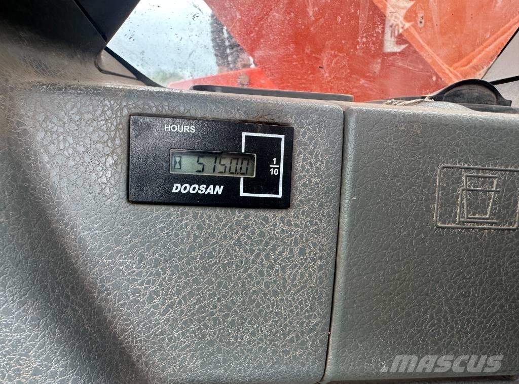 Doosan DX 140 LCR-3 Pásová rýpadla