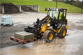 JCB 403 Smykem řízené nakladače
