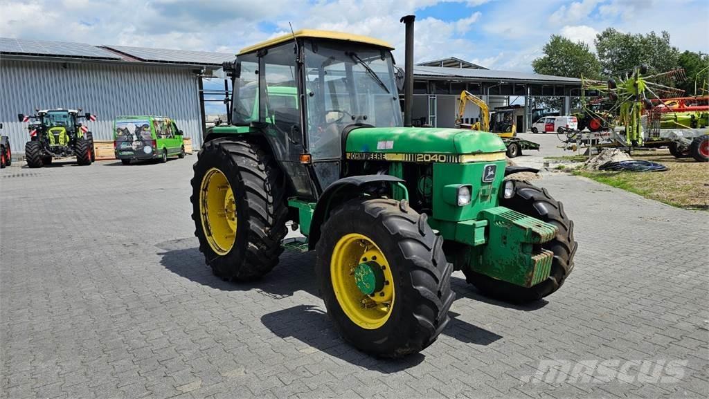 John Deere 2040A Traktory