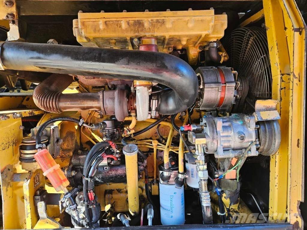 CAT M 312 Kolová rýpadla