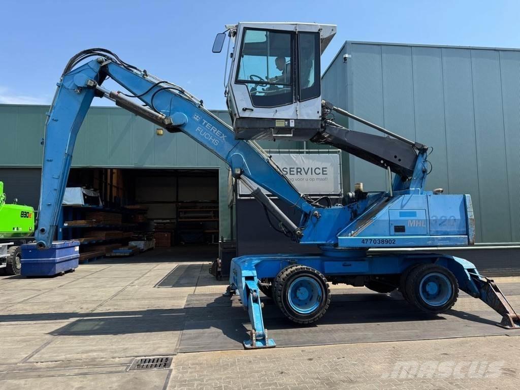 Fuchs MHL 320 Stroje pro manipulaci s odpadem