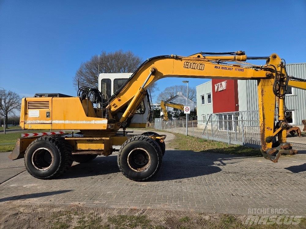 Liebherr A900 Kolová rýpadla
