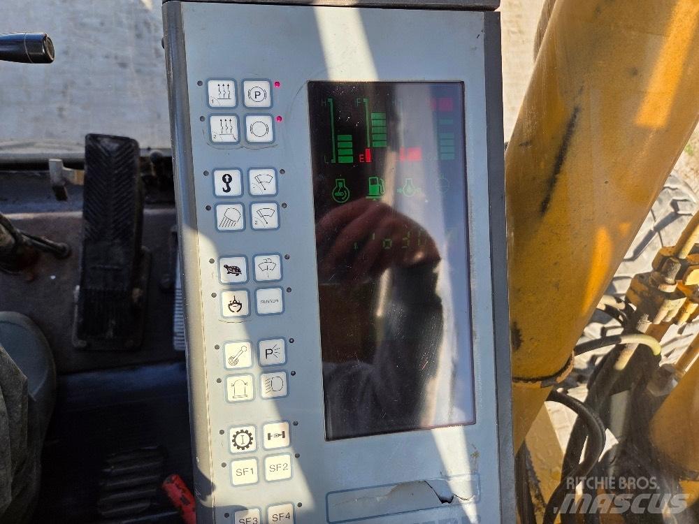 Liebherr A900 Kolová rýpadla
