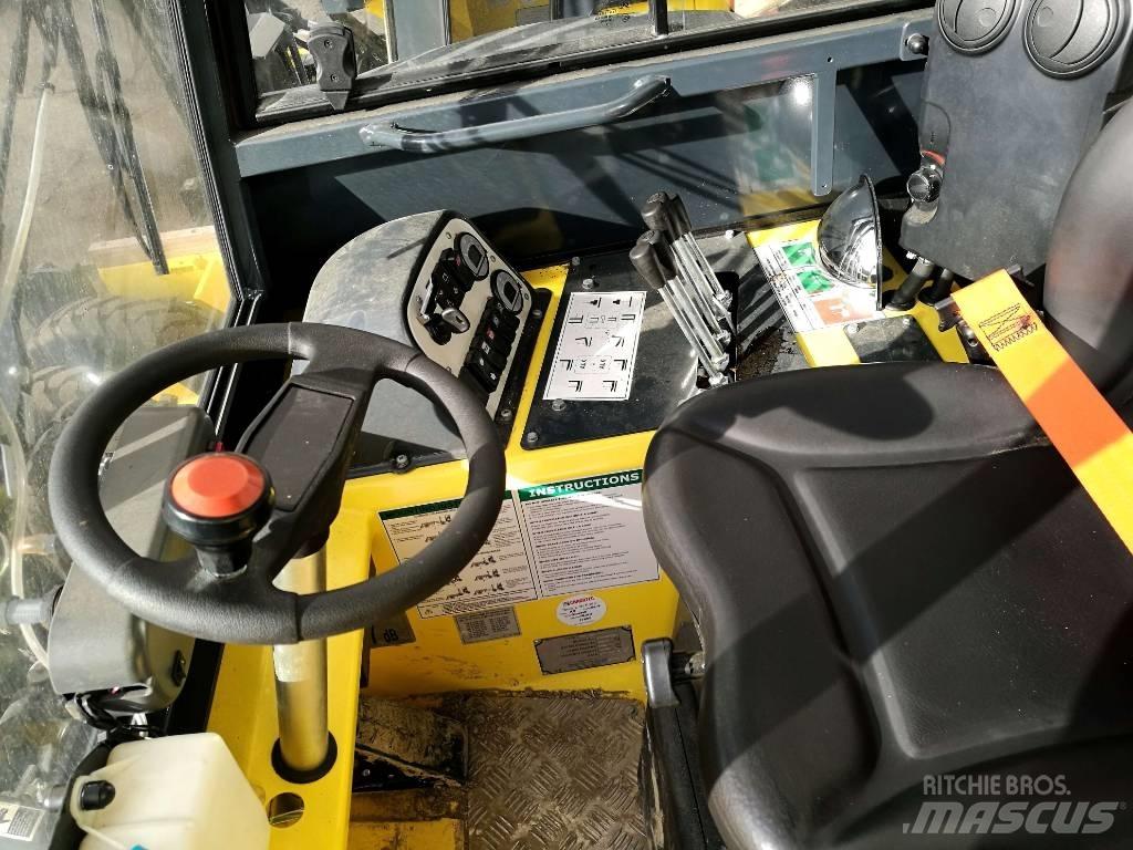 Moffett M8 35.3 Terénní vysokozdvižné vozíky