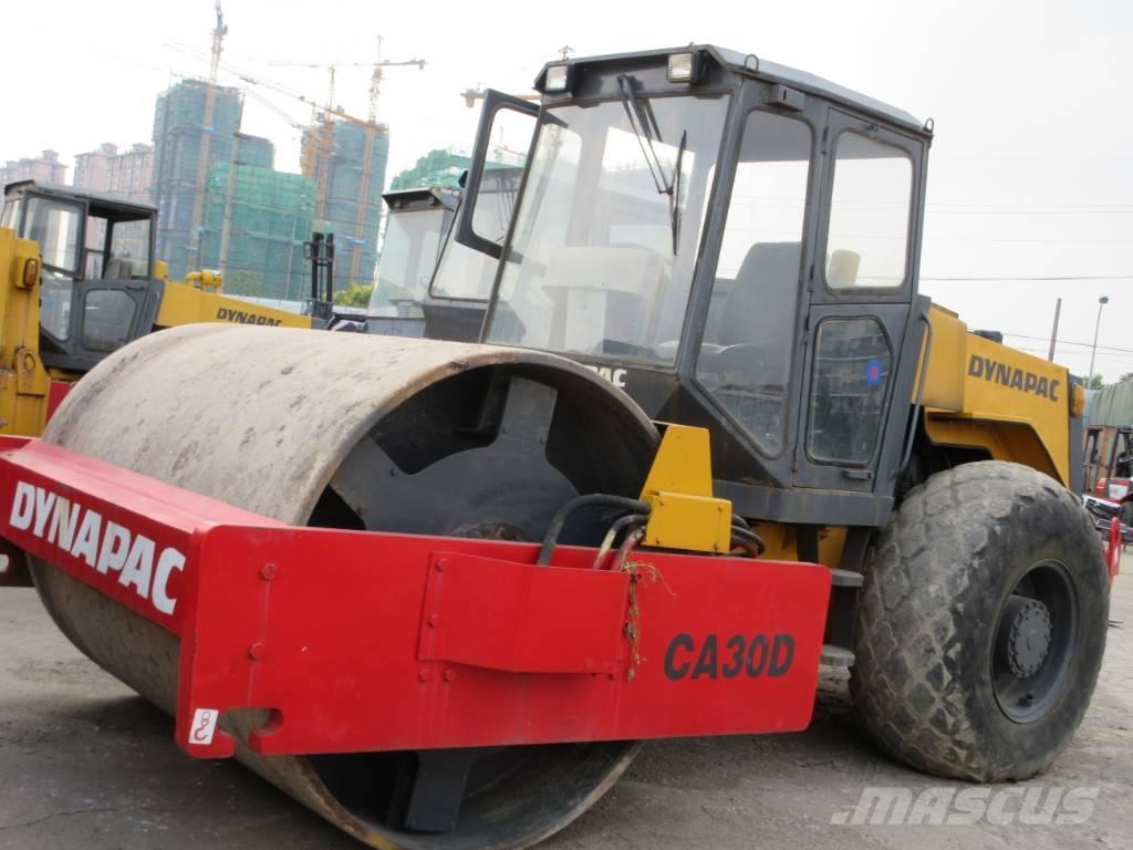 Dynapac CA 30 D Tahačové válce