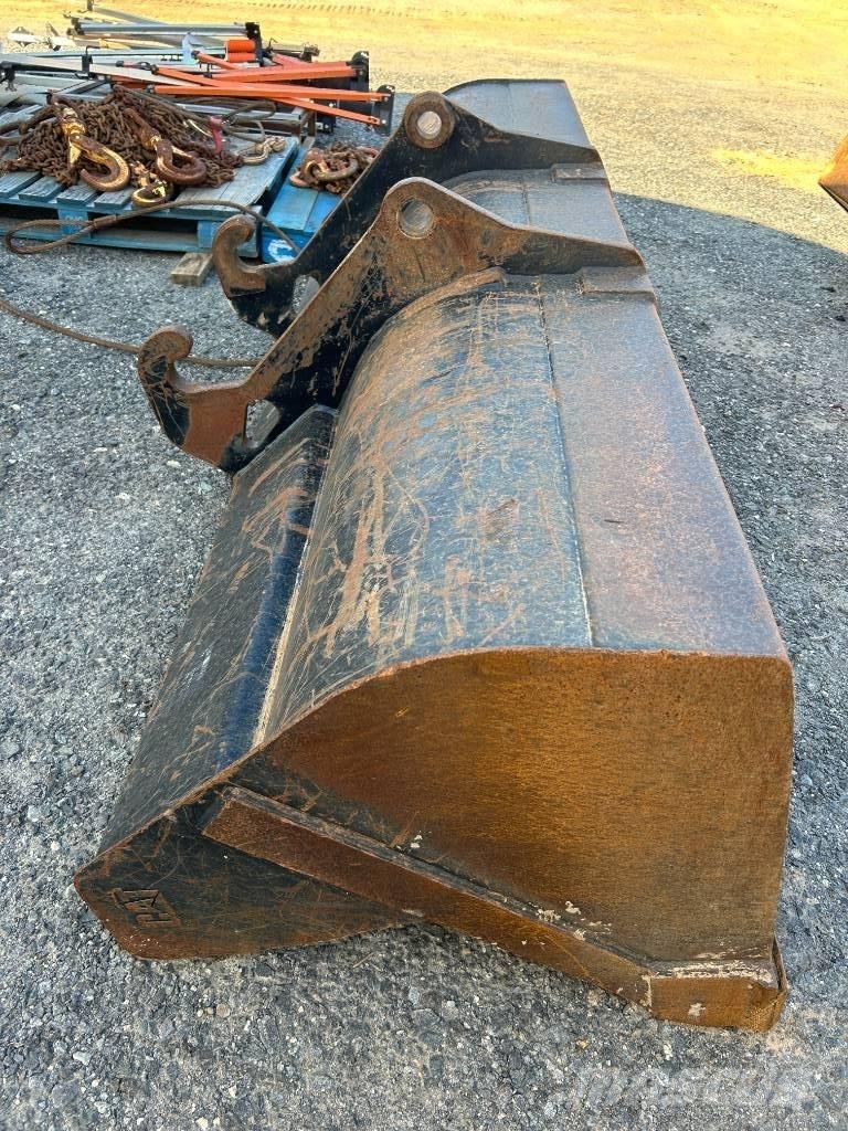 CAT 420F2 IT Rýpadlo-nakladače