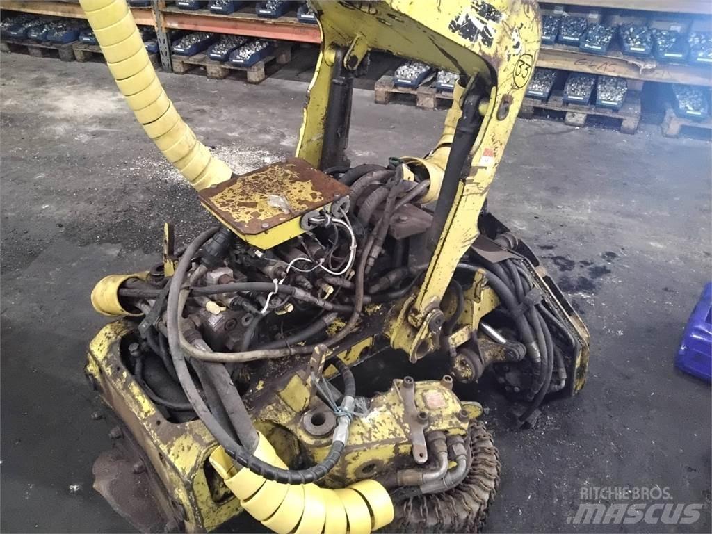 Timberjack 743 Těžební hlavy