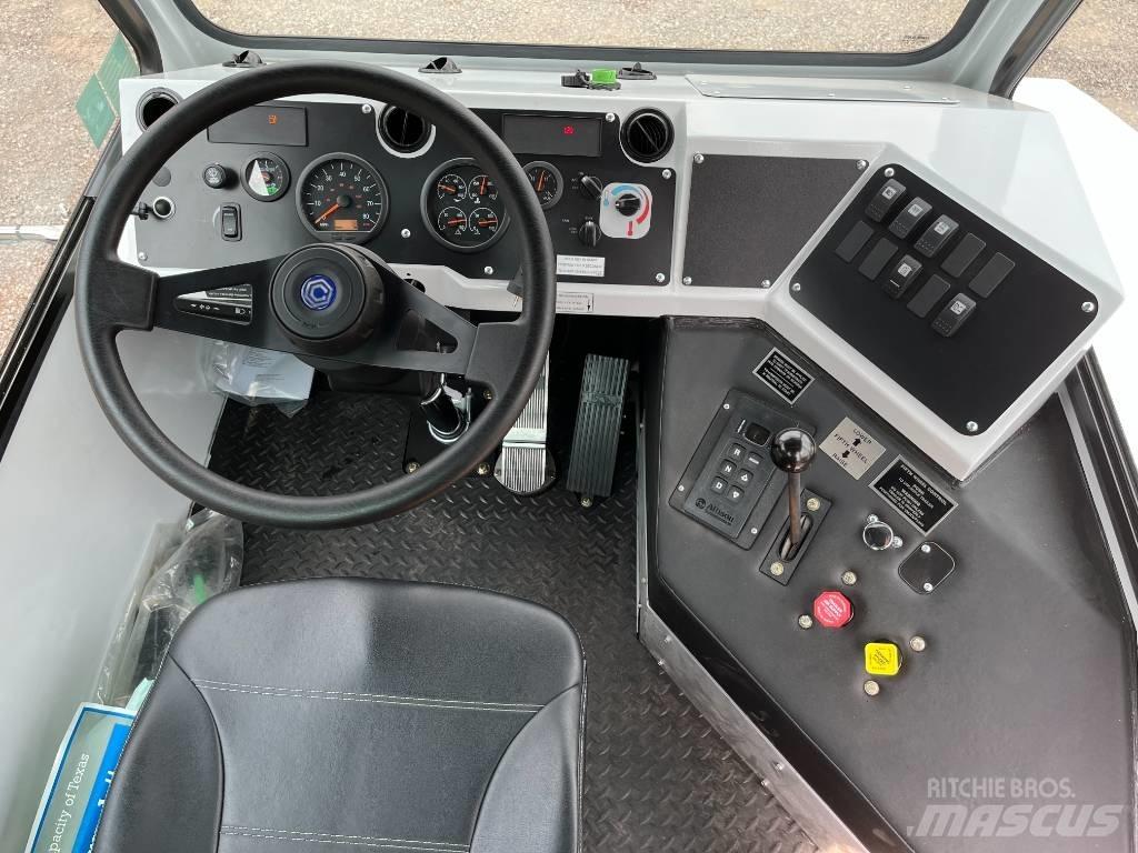 Capacity TJ5000 DOT Terminálový tahač