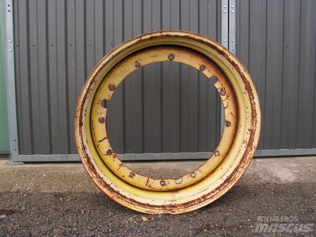 John Deere 8100 Pneumatiky, kola a ráfky