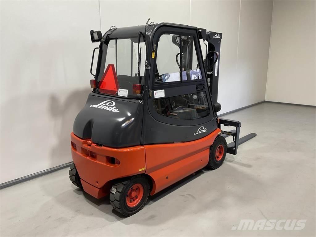 Linde E25P - 02 Akumulátorové vozíky