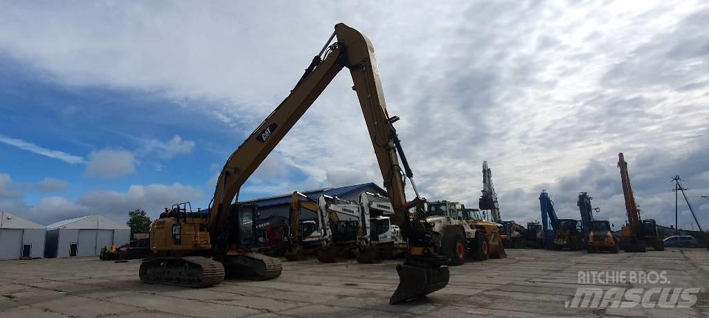 CAT 330 FLN Rýpadla s dlouhým dosahem