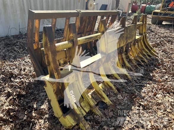 Komatsu D65PX Půdní rozrušovače