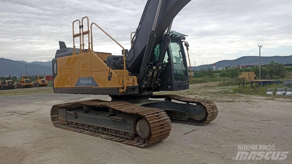 Volvo EC 250 EL Pásová rýpadla