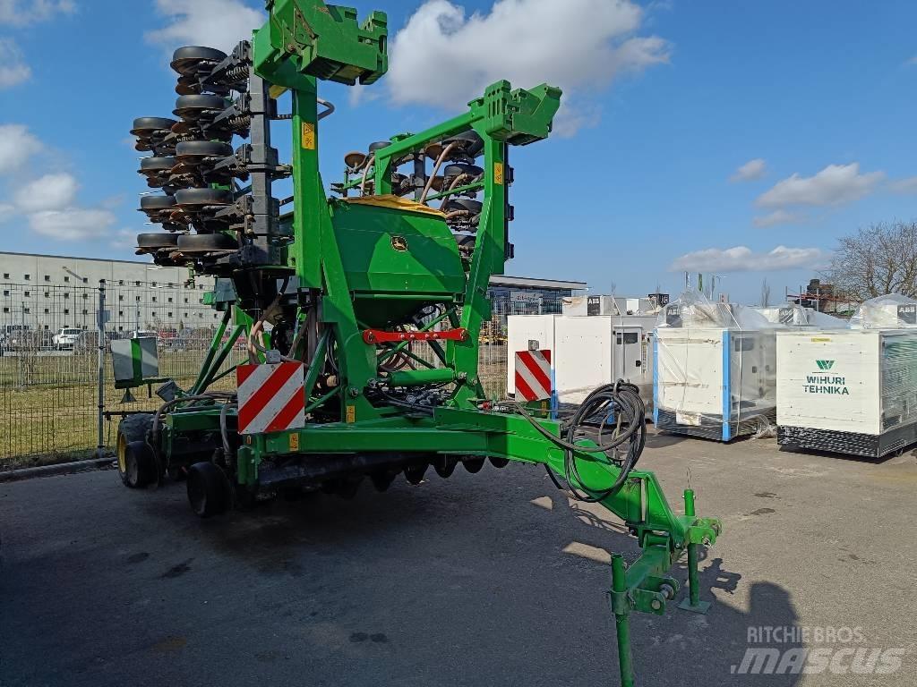John Deere 750 A Mechanické secí stroje