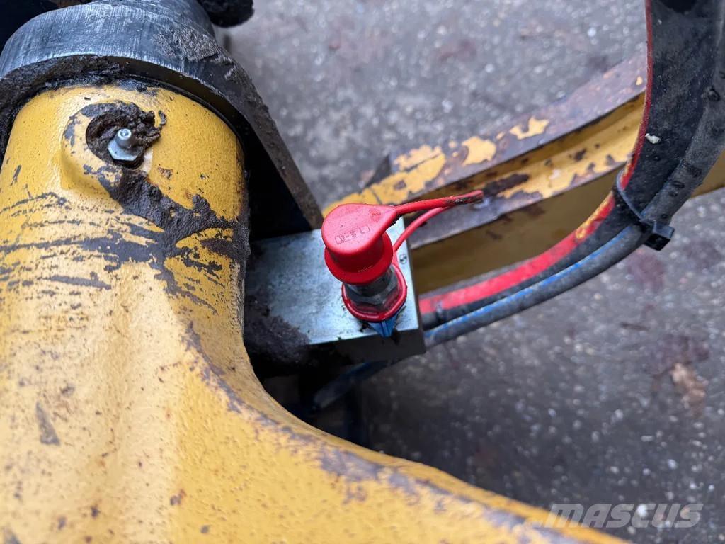 CAT 908H Kolové nakladače