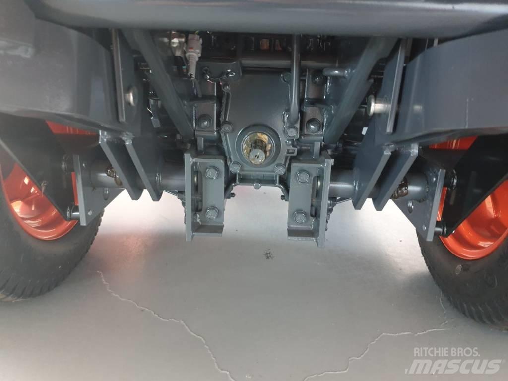 Kubota F251E (2WD) Sekačky namontované a tažené