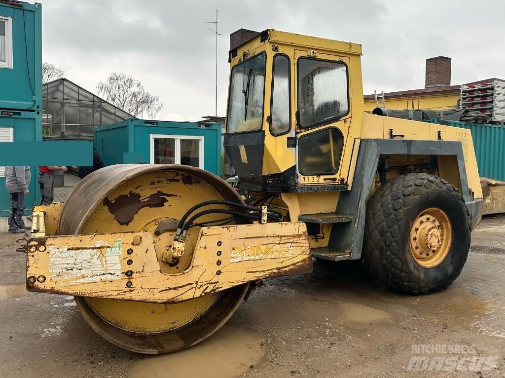 Bomag BW 213 D Tahačové válce