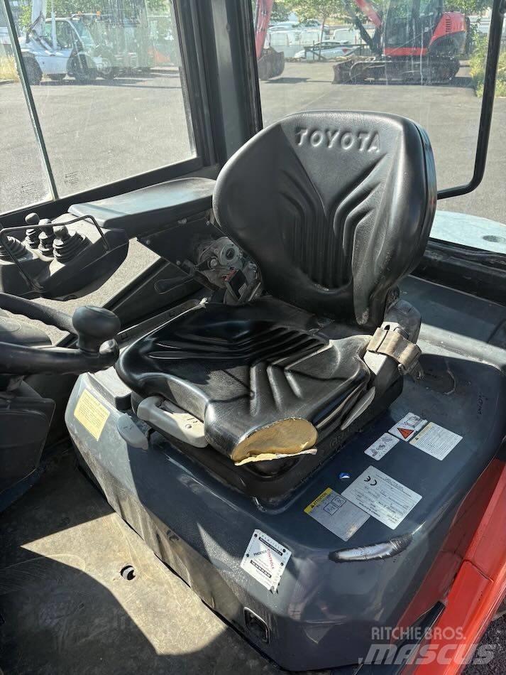 Toyota 8 FDF 25 Dieselové vozíky