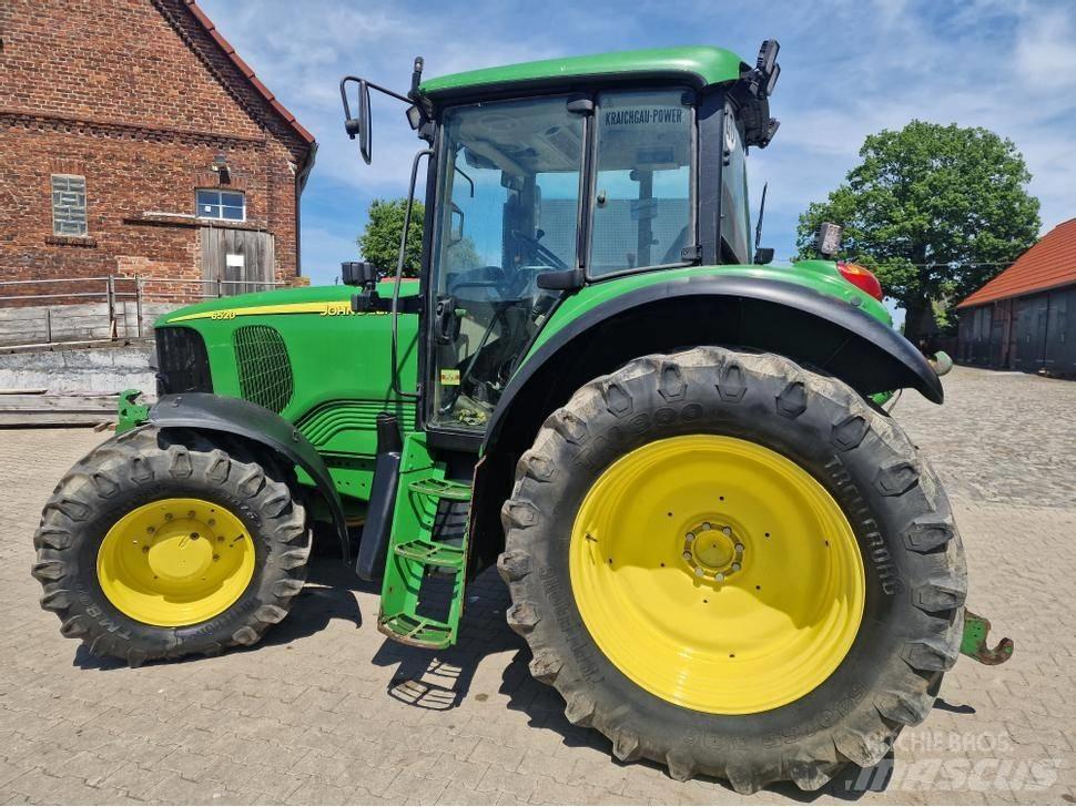 John Deere 6520 Traktory