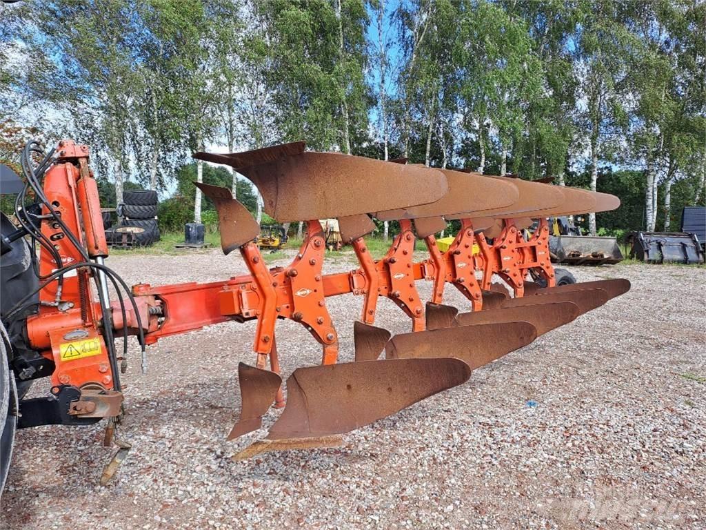 Kuhn VM 152 5T Pluhy