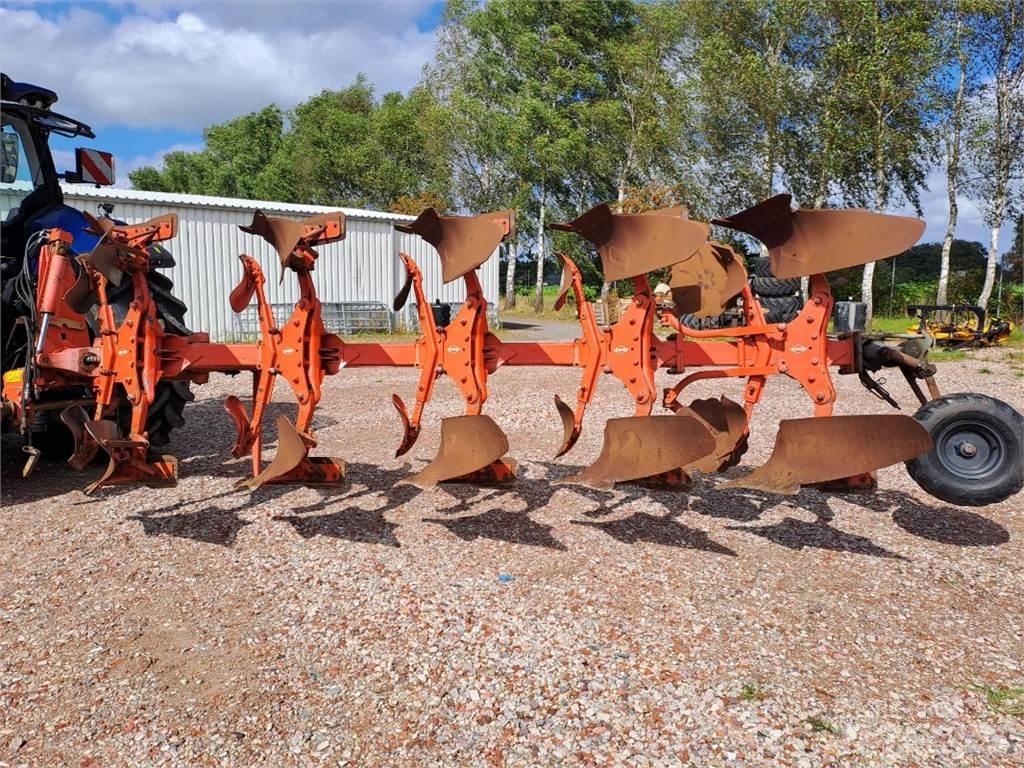 Kuhn VM 152 5T Pluhy