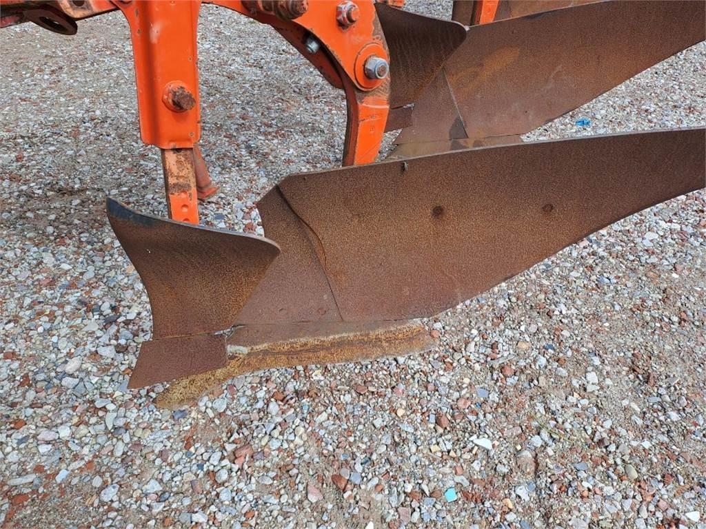 Kuhn VM 152 5T Pluhy