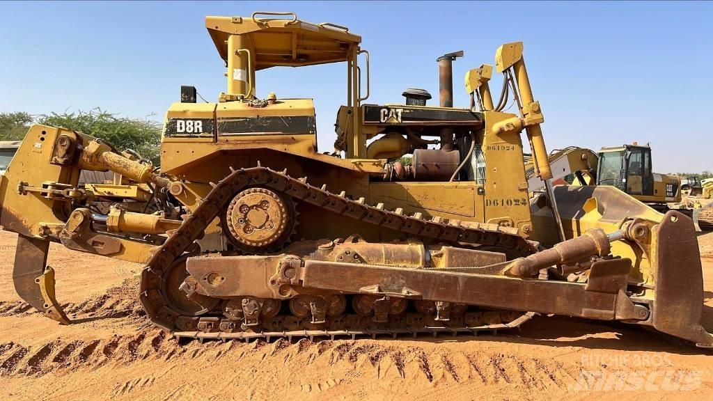 CAT D8R Pásové dozery