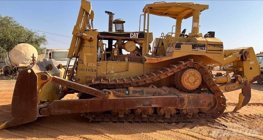 CAT D8R Pásové dozery