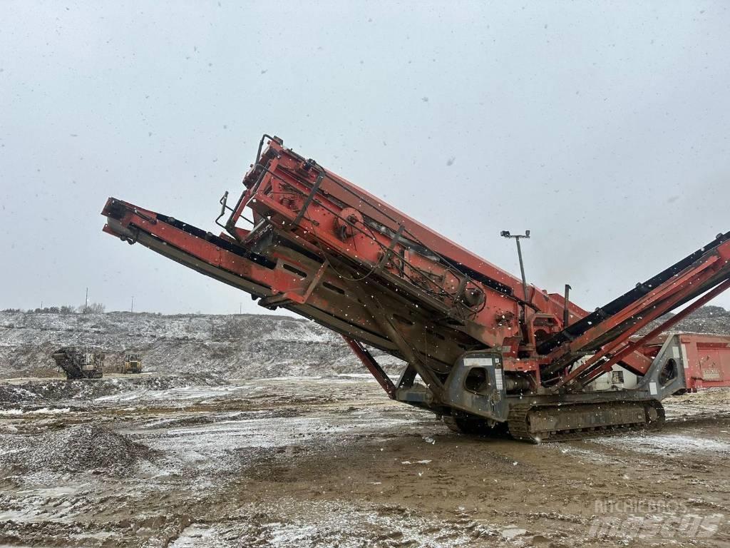 Sandvik QA 450 Mobilní třídiče