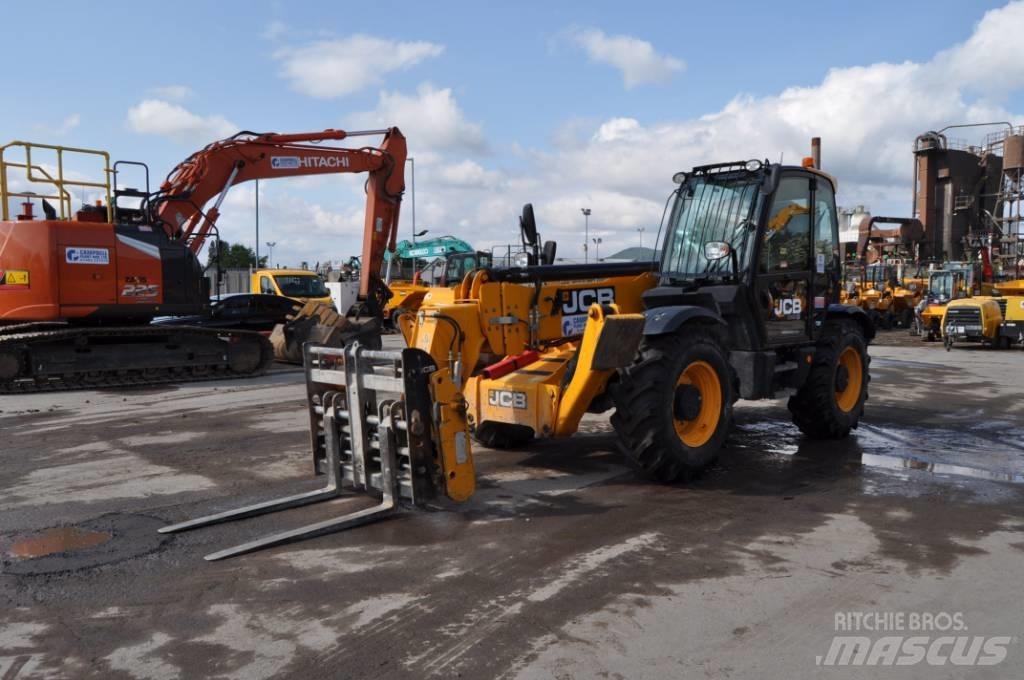 JCB 540-140 Teleskopické manipulátory