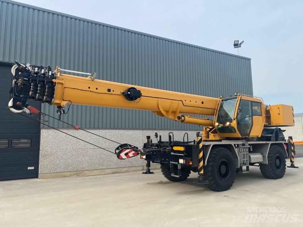 Grove RT 550 E Univerzální terénní jeřáby