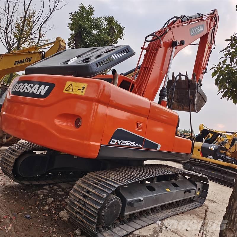 Doosan DX 225 LC-9C Pásová rýpadla