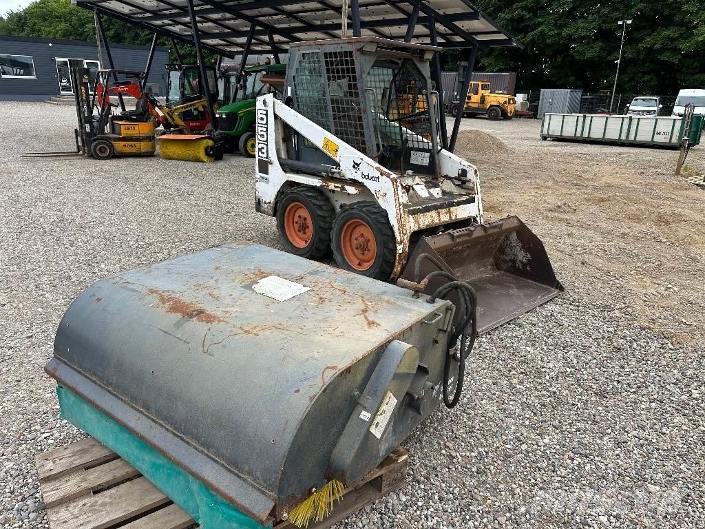 Bobcat 553 Smykem řízené nakladače