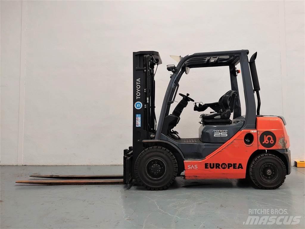 Toyota 02 8FDF25 Dieselové vozíky