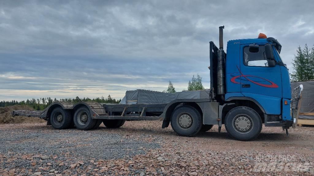 Volvo FH12 8x4 Nákladní automobily pro přepravu lesních strojů