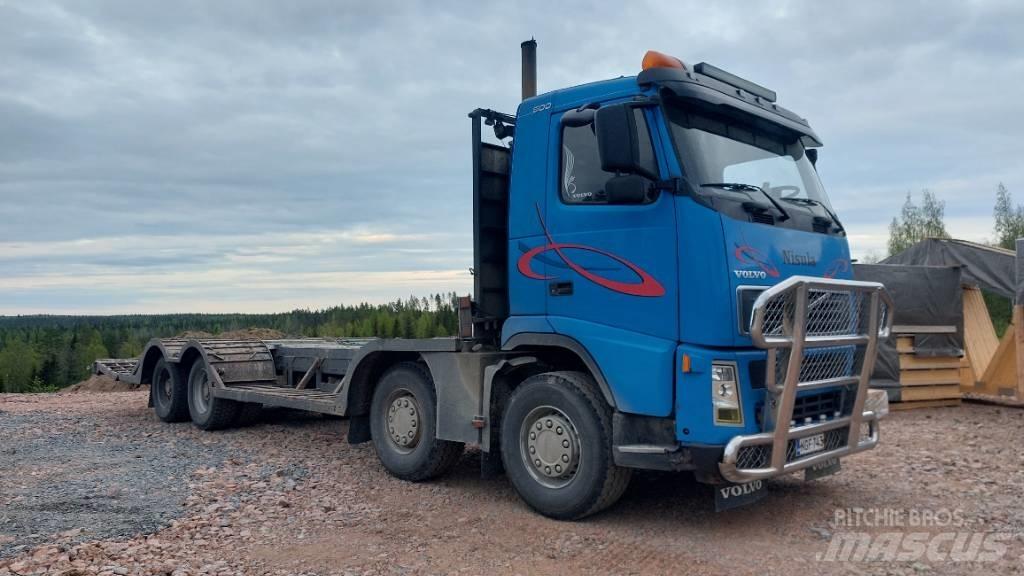 Volvo FH12 8x4 Nákladní automobily pro přepravu lesních strojů