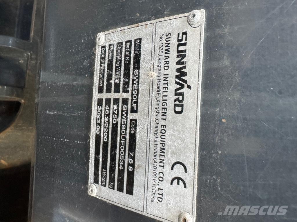 Sunward SWE90UF Midi rýpadla 7t - 12t