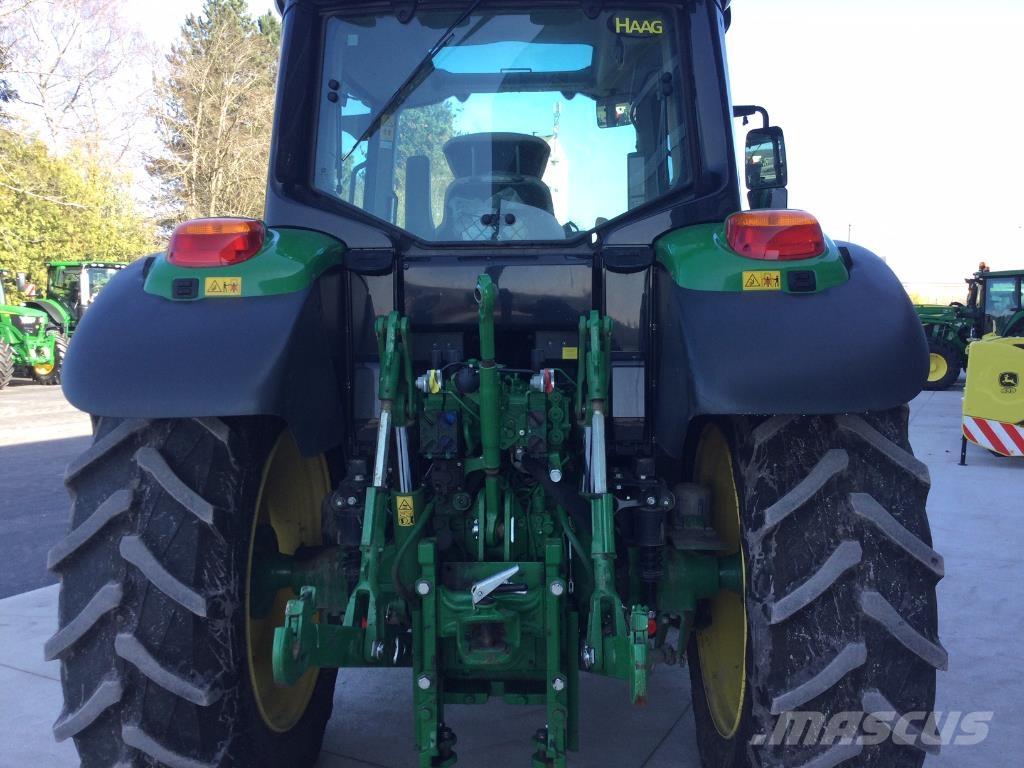 John Deere 6110M Traktory