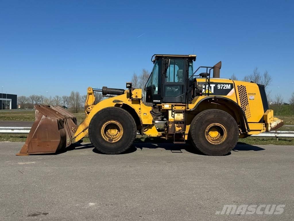 CAT 972M Kolové nakladače